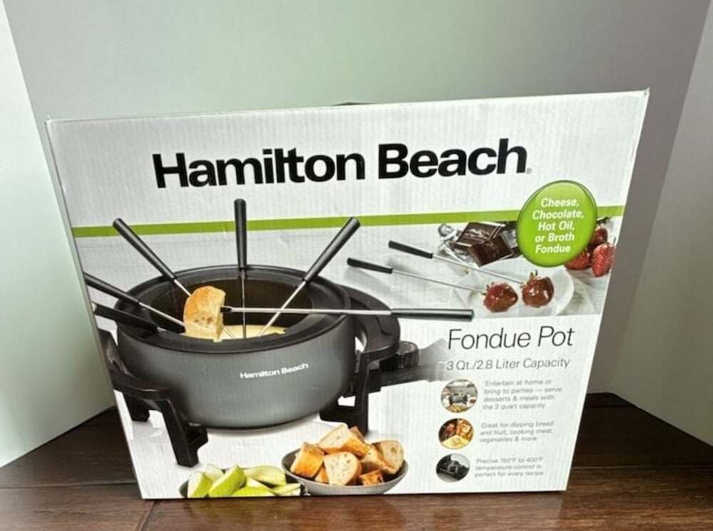 Hamilton Beach 3 Qt / 2.8 Liter Fondue Pot with Temp Control (Model 86202)